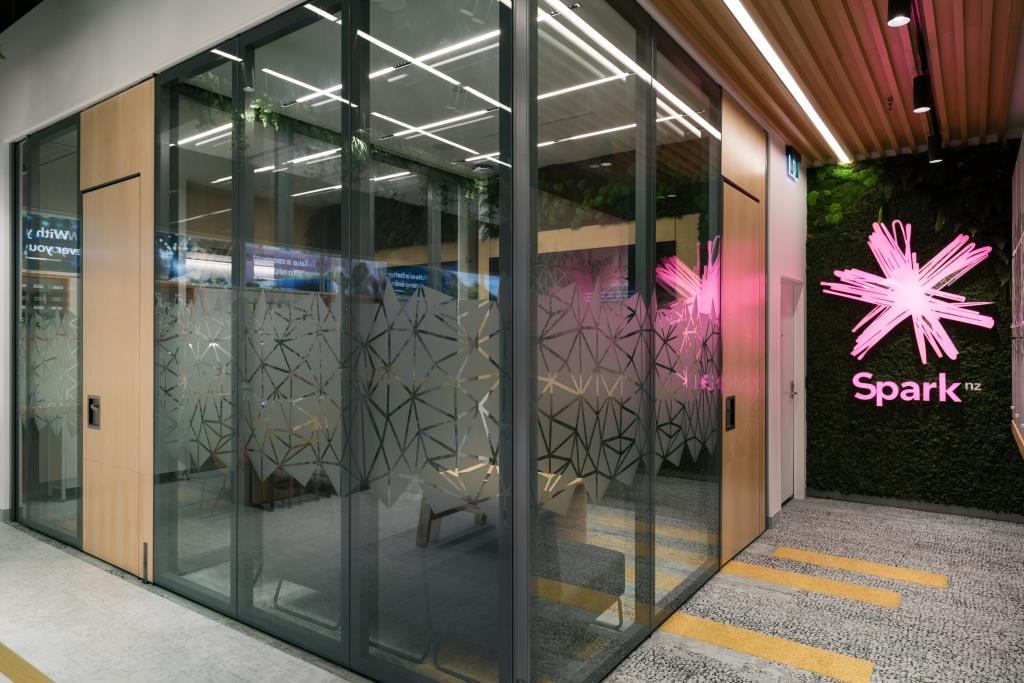 Glass-Seal 420 at Spark Flagship store in Westfield Newmarket 5 Trans Space Acoustic Operable Moveable Wall GlassSeal SpaceSeal Slider Spark Halo 2 3